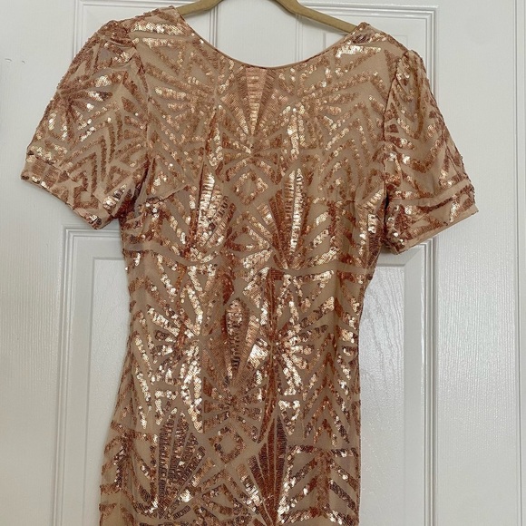 Drark Blush Pink Sequin Short Sleeve Dress 
Crew Neck, Back V-Neck Lined Size L - Picture 1 of 6